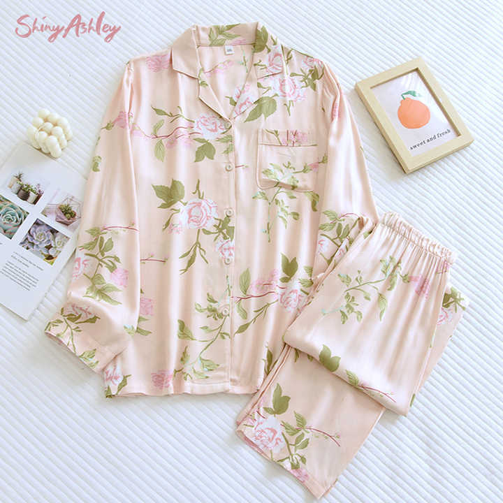 Women's sleepwear 
