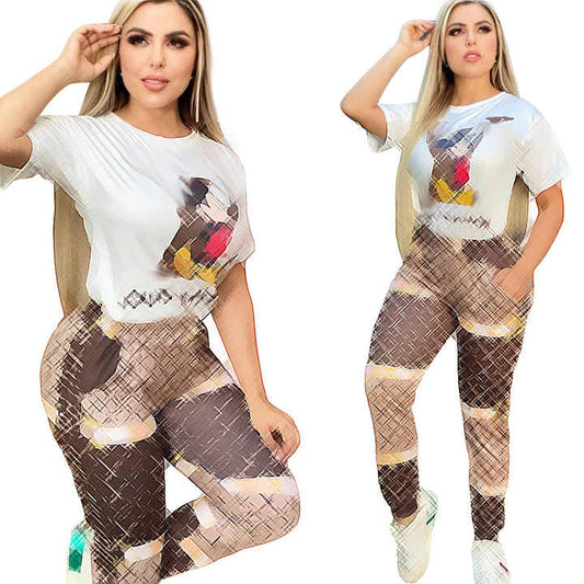 طقم رياضي نسائي , Women's sportswear