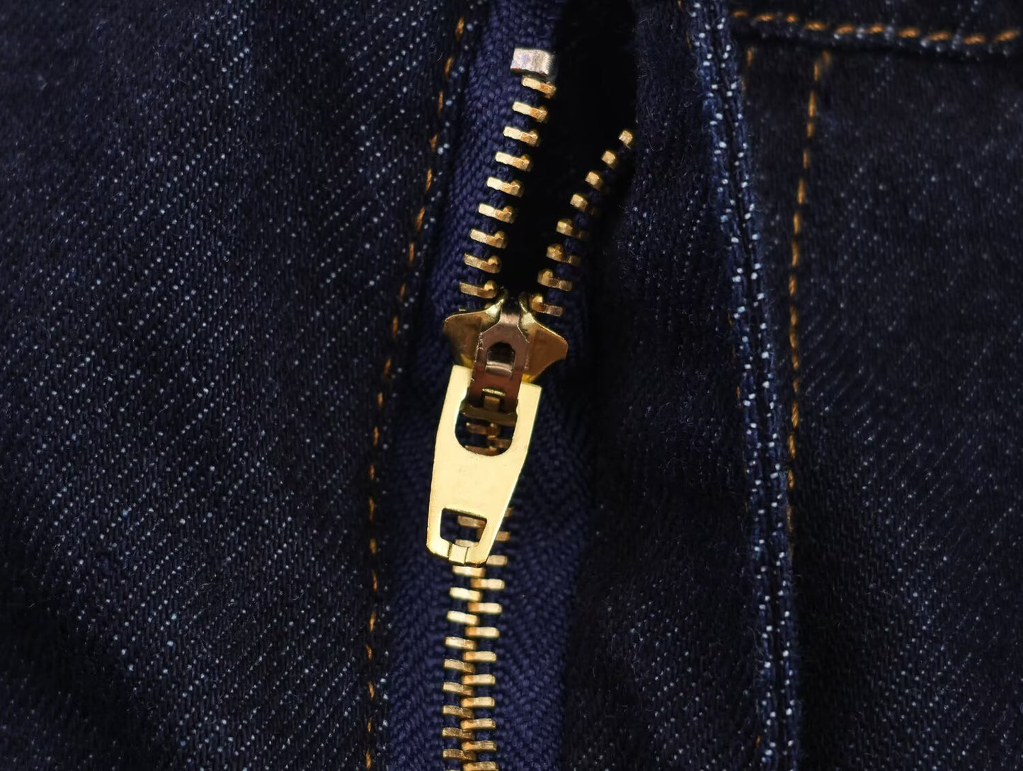 بنطلون نسائي