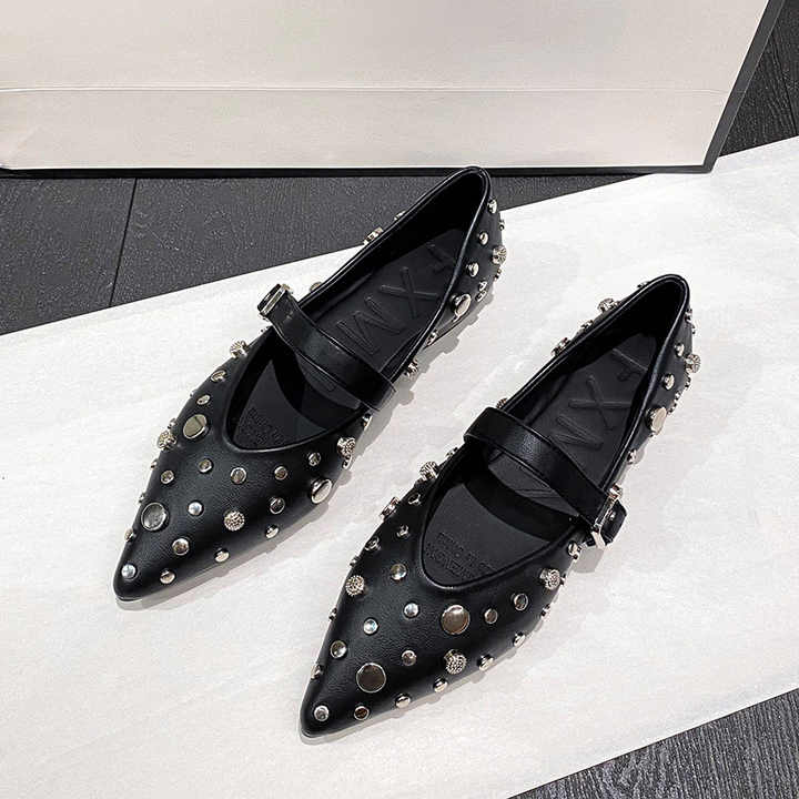 Women's flat shoes 