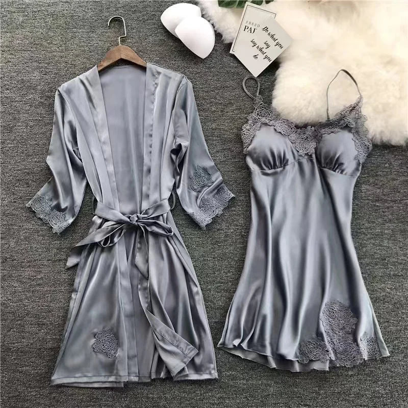 طقم نوم نسائي