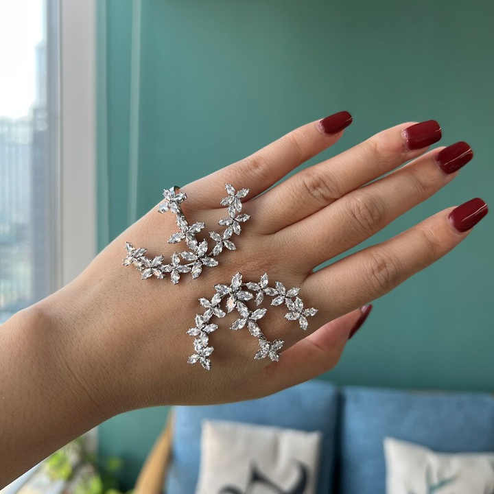 Female Zircon Flower Bracelet 