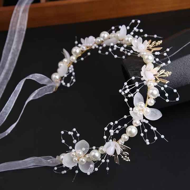 مستلزمات  اطواق شعر