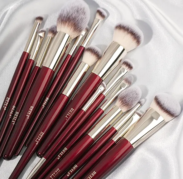 Luxury makeup brushes with red wooden handle 