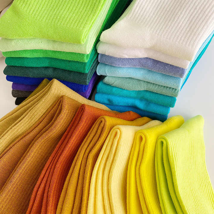 High quality combed cotton crew socks . بتمشيط القطن عالية الجودة طاقم الجوارب