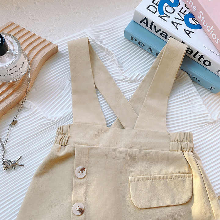Newborn baby girls' clothes 