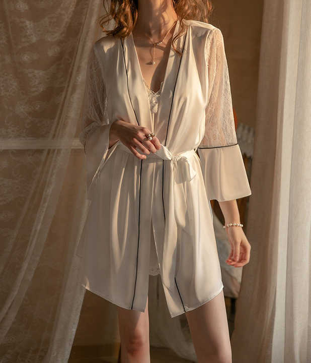 Women's sleepwear 