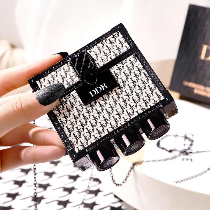 طقم أحمر شفاه أسود رابط 3 ألوان/طقم حقيبة أحمر شفاه لطيفة بألوان شفاه شفاه شفاه أحمر شفاه غير لامع أحمر شفاهBlack Lipstick Set 3 Colors Link/Cute Lipstick Bag Set Lip Colors Lipstick Matte Lipstick Lipstick