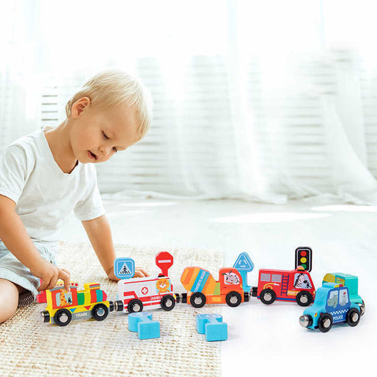 لعبة قطار مروري خشبية تعليمية للأطفال الصغار . Educational wooden traffic train toy for toddlers includes