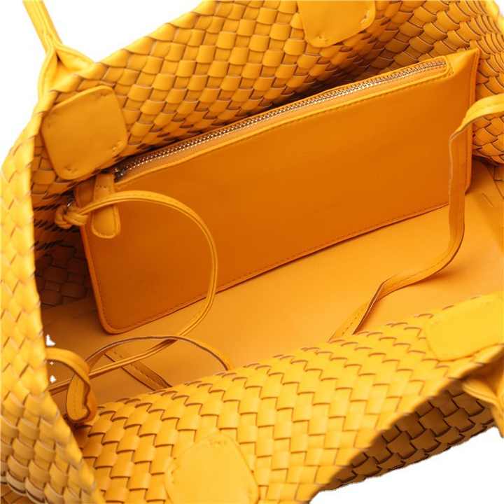 Luxury women's handbag 