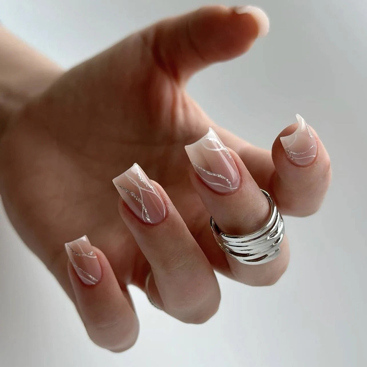 أظافر اللوز القصيرة  - Nail