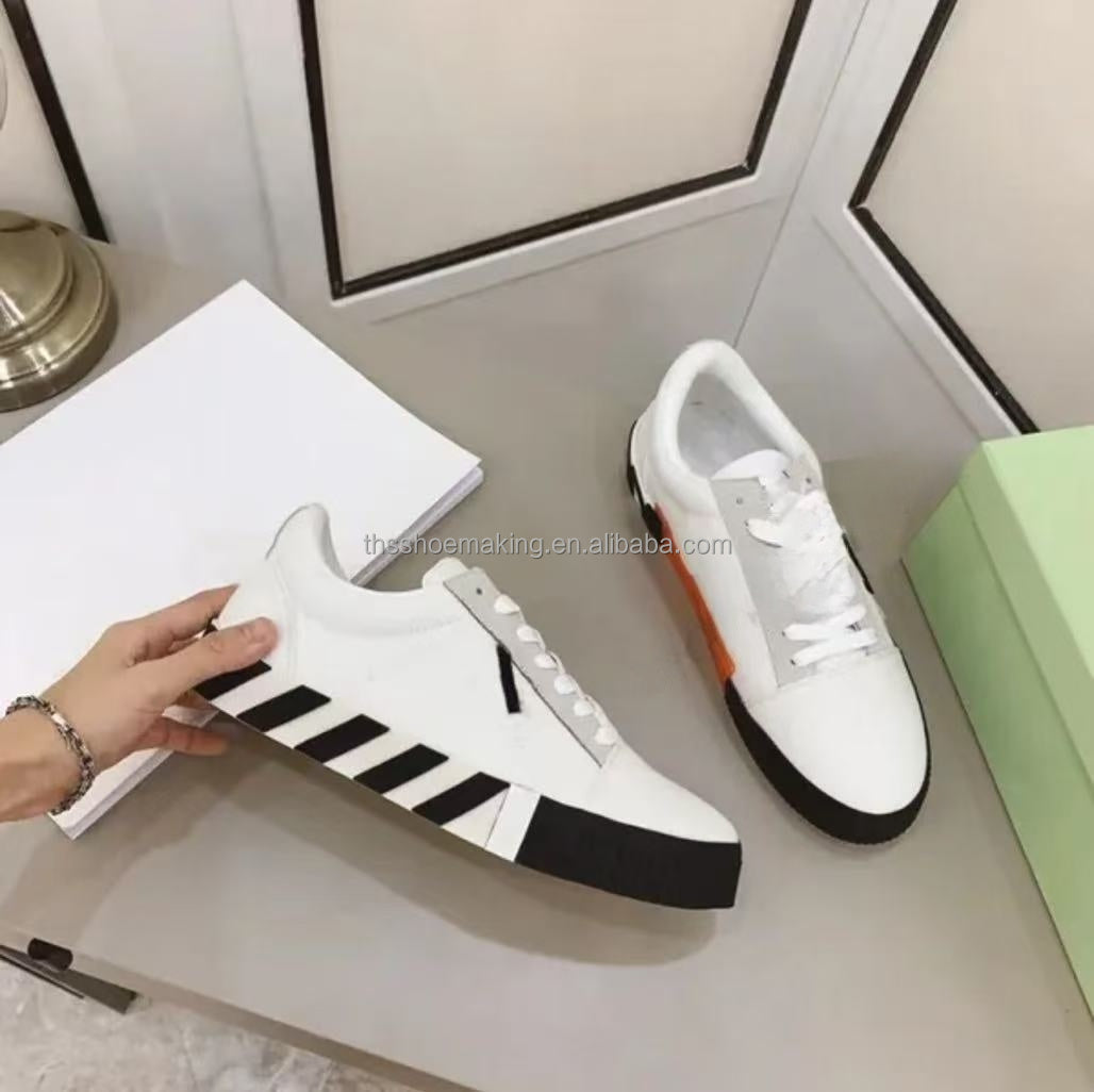 أحذية بيضاء فاخرة عالية