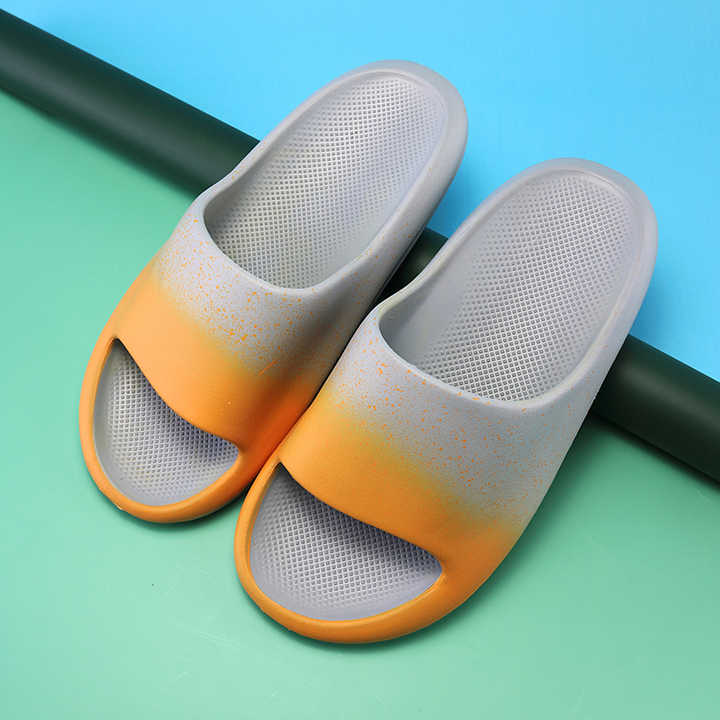 Comfortable men's slippers 