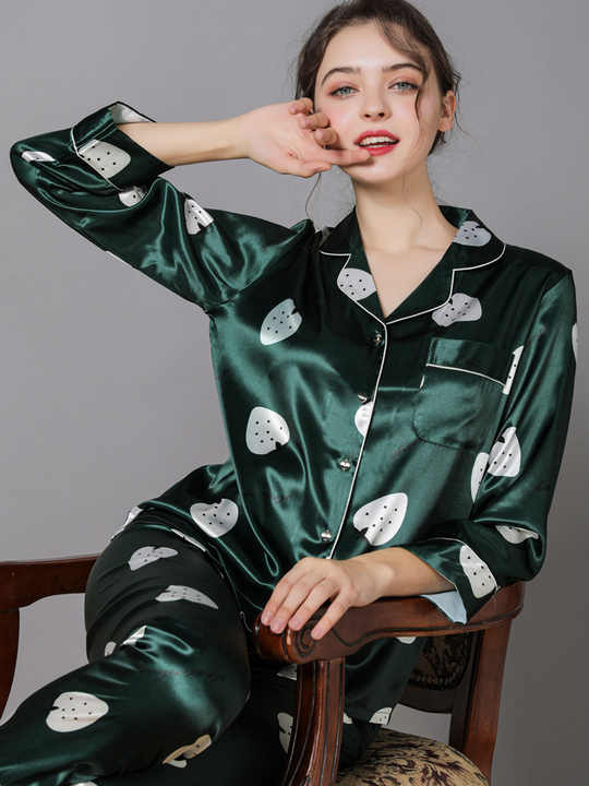Custom Logo High Quality Digital Printing Winter Satin Sleepwear for Women Pure Silk Pajama Set for Women 