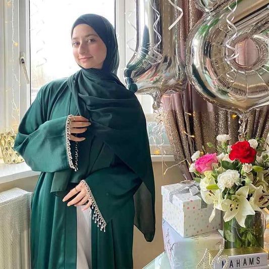 عبايات نسائيه ملونة و انيقه