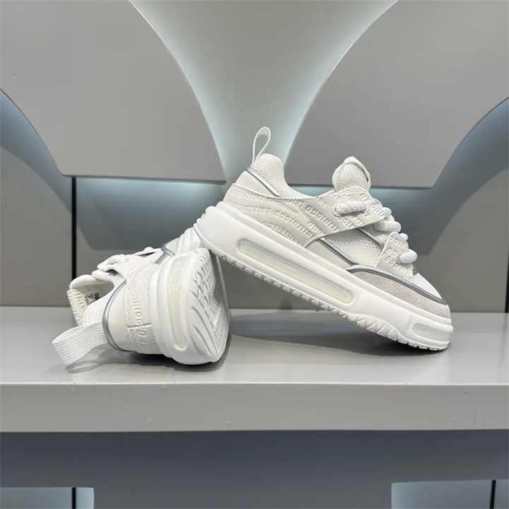 Comfortable men's summer shoes 