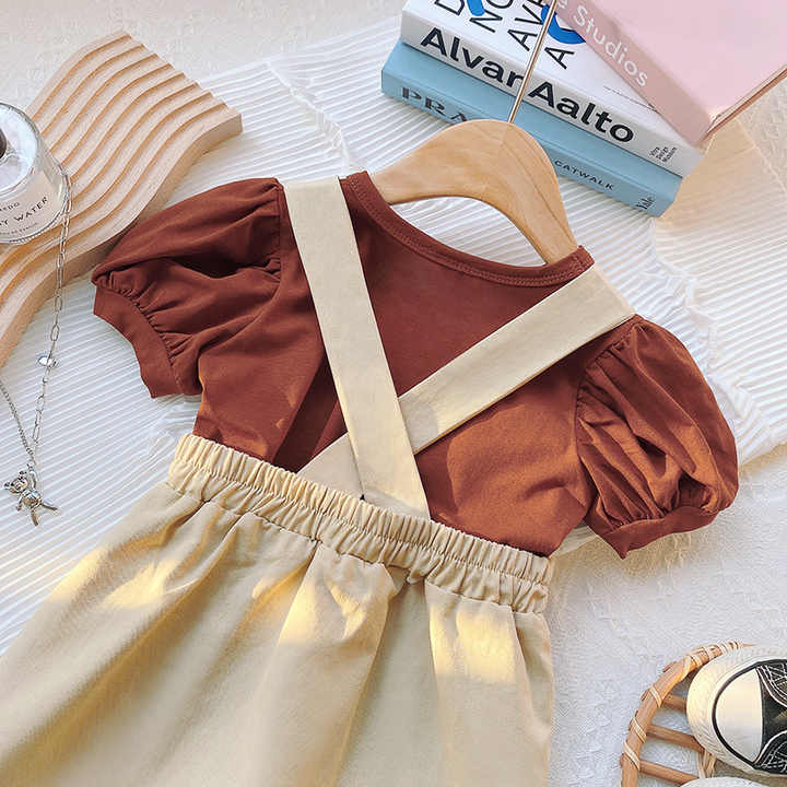 Newborn baby girls' clothes 