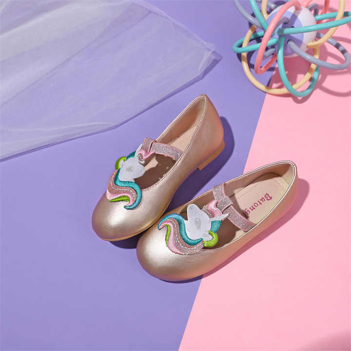 Girls' casual leather shoes,, little princess shoes, soft sole shoes for children in summer, general shoesحذاء بناتي كاجوال من الجلد، حذاء للأميرة الصغيرة ، حذاء وحيد وناعم للأطفال في فصل الصيف ، حذاء عام