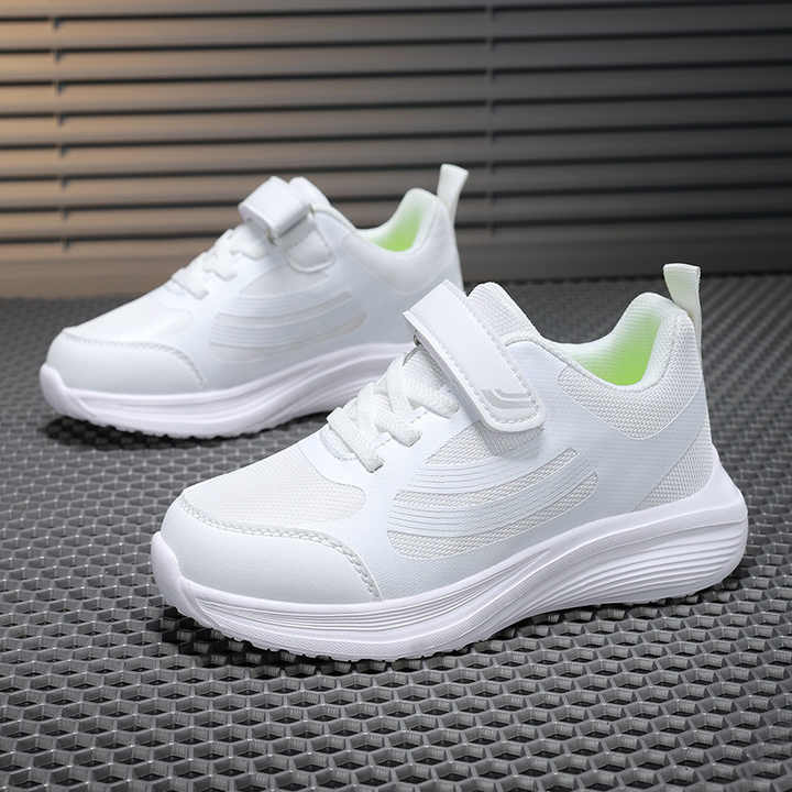 أحذية رياضية جديدة عالية الجودة  . New high quality sneakers