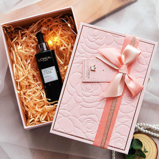 One box with card and large raffia box for Mother's Day. 