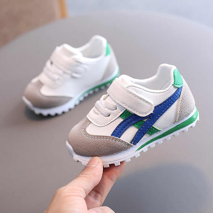 أحذية رياضية جديدة عالية الجودة  . New high quality sneakers