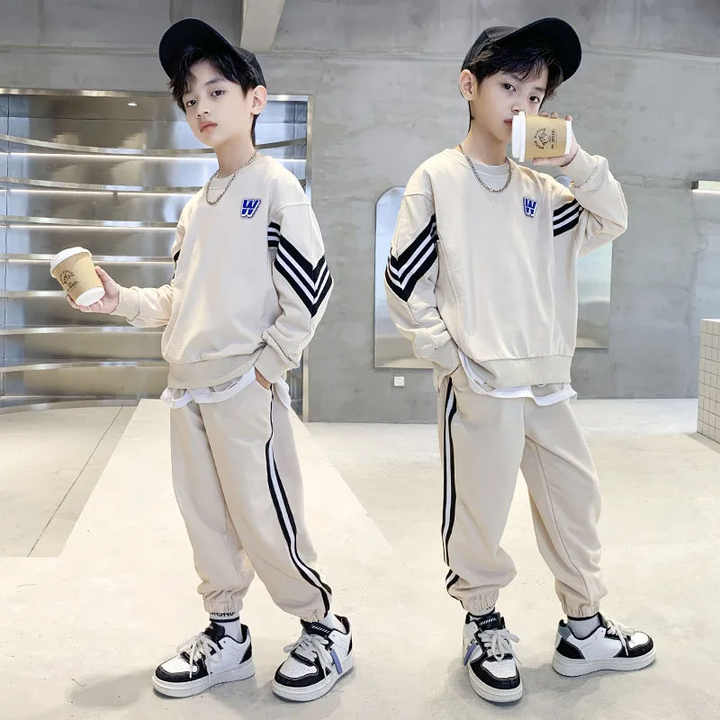 Boys' clothing set. 