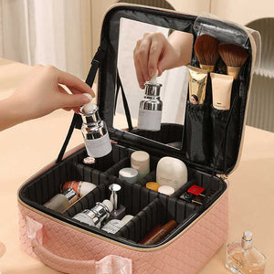 Large Capacity PU Leather Makeup Storage Bag Essential Travel Makeup Bag حقيبة مكياج للتخزين بسعة كبيرة من جلد البولي يوريثيرين الأساسي في تصنيف السفر
