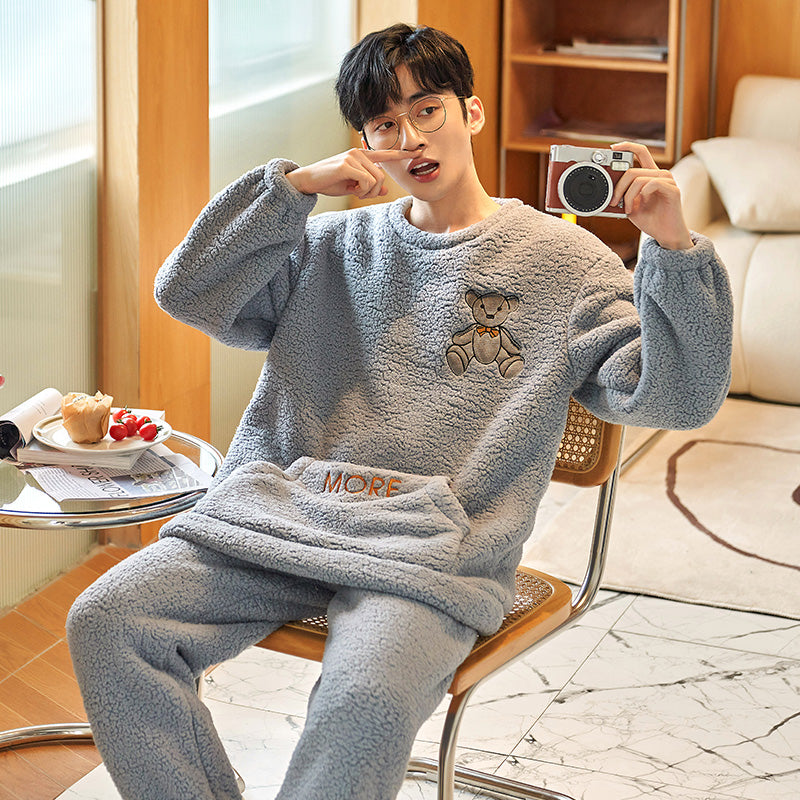 بدلات نوم رجال كم طويل