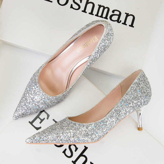 كعب نسائي عالي الجودة