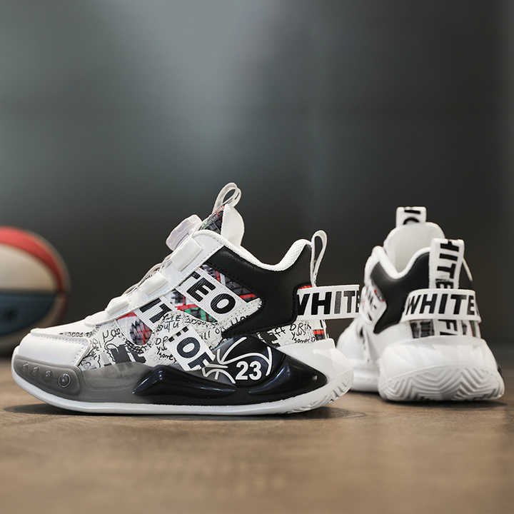 New fashion kids sneakers . موضة جديدة أحذية رياضية للأطفال