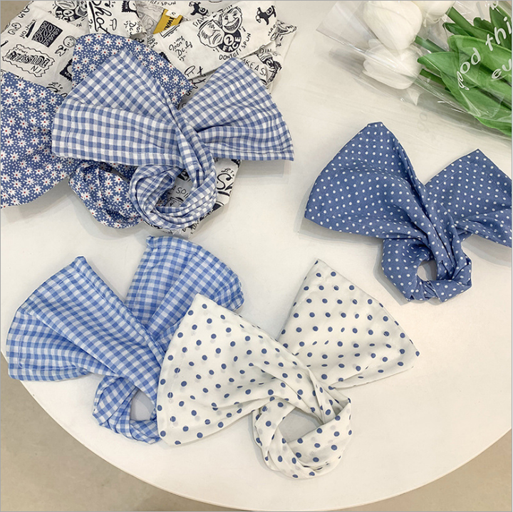 Simple and easy to rotate magic hair pin 