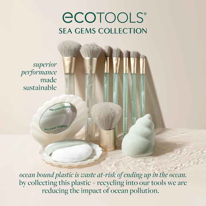 Eco-friendly makeup brush set