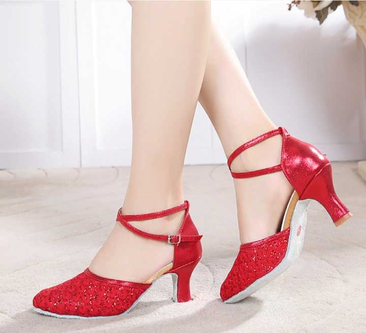 أحذية رقص لاتينية - Latin dance shoes