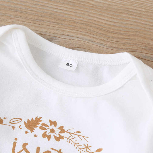 طقم بناتي لحديثي الولادة Newborn girls' set