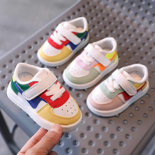 أحذية رياضية مسطحة ، كاجوال ، جلد ، للأطفال . Flat, casual, leather, children's sneakers