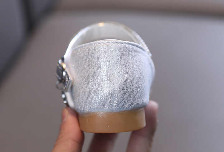 Children's shoes for spring and summer 