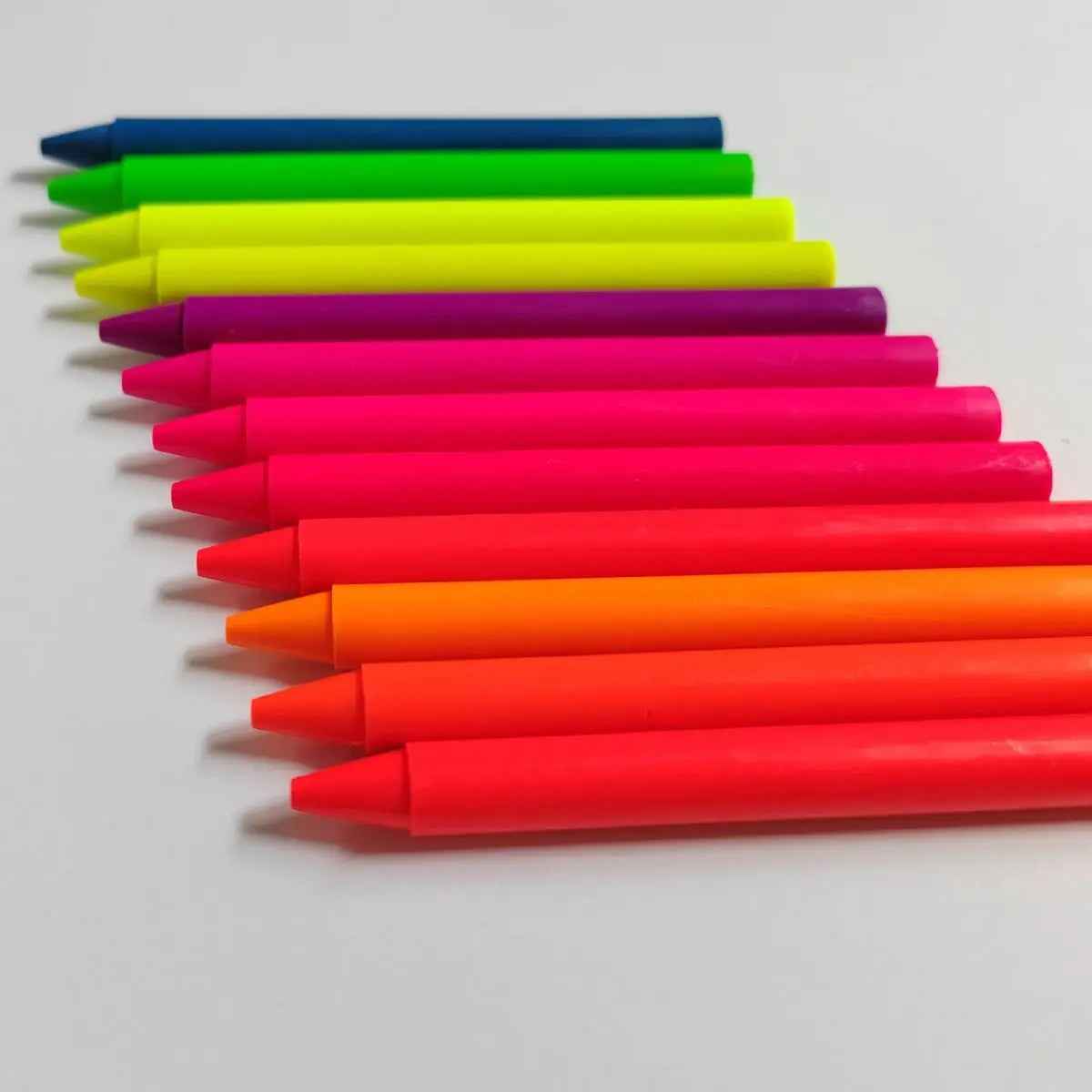 Set Fluorescent Wax for Kids' Painting - مجموعة أقلام تلوين شمعية