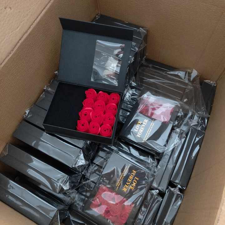 مجموعة هدايا من قلادة أحمر الشفاه ,Lipstick Necklace Gift Set