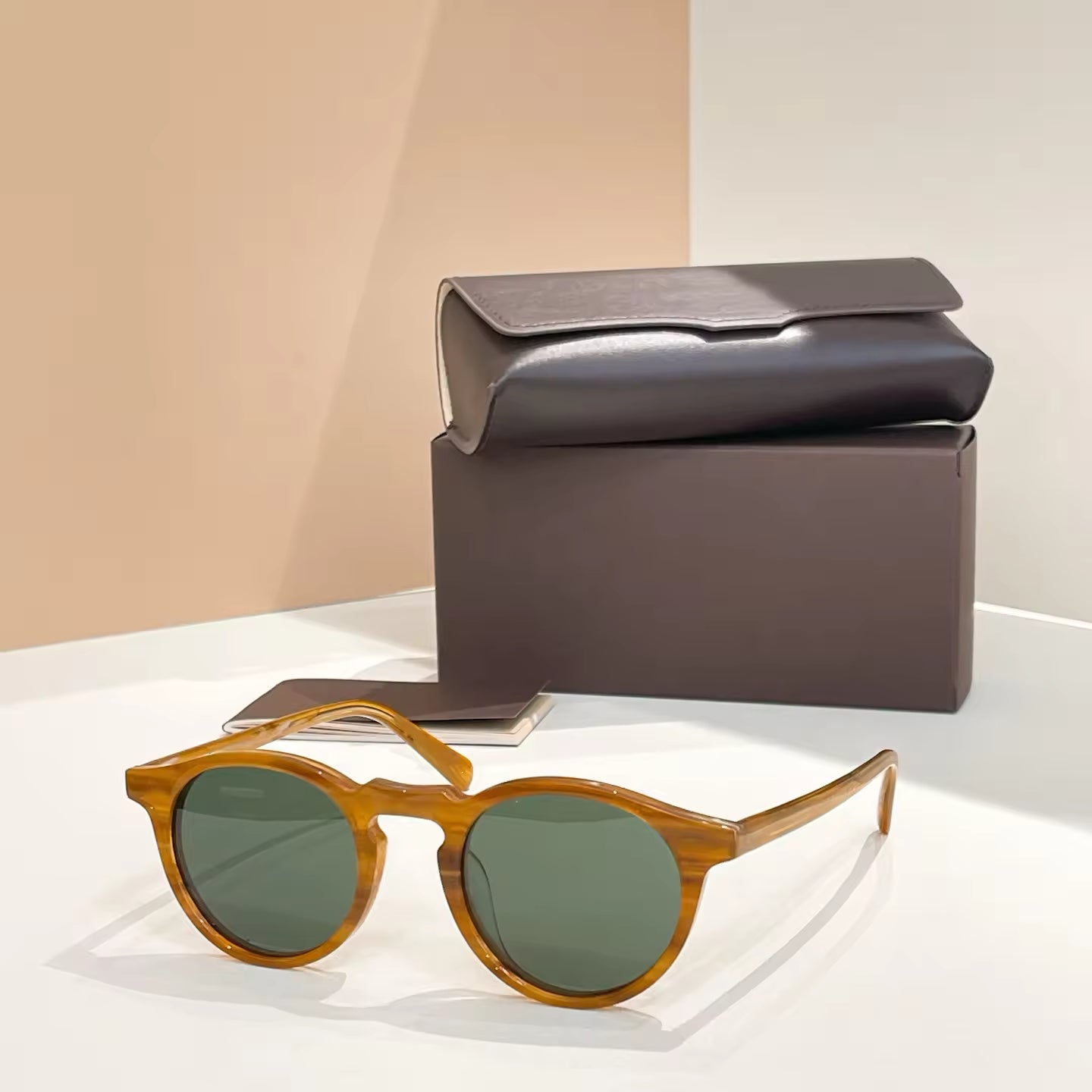 نظارات شمسية فاخرة