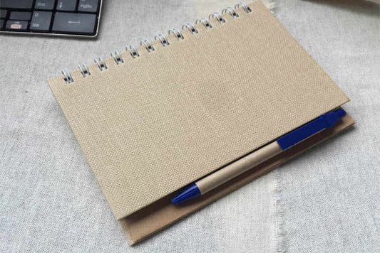 دفتر بغلاف ورقي ذو تصميم حلزوني حجم A5 دفتر . A5 Spiral Bound Paperback Notebook Diary School Office