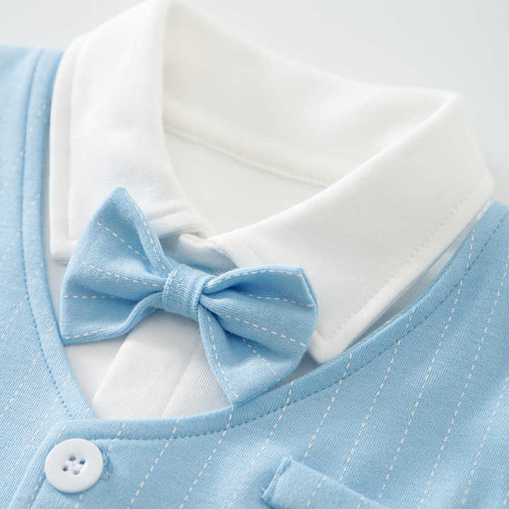 ملابس للأطفال ملابس قطعة واحدة ملابس . Children's clothing, one-piece clothing, clothing