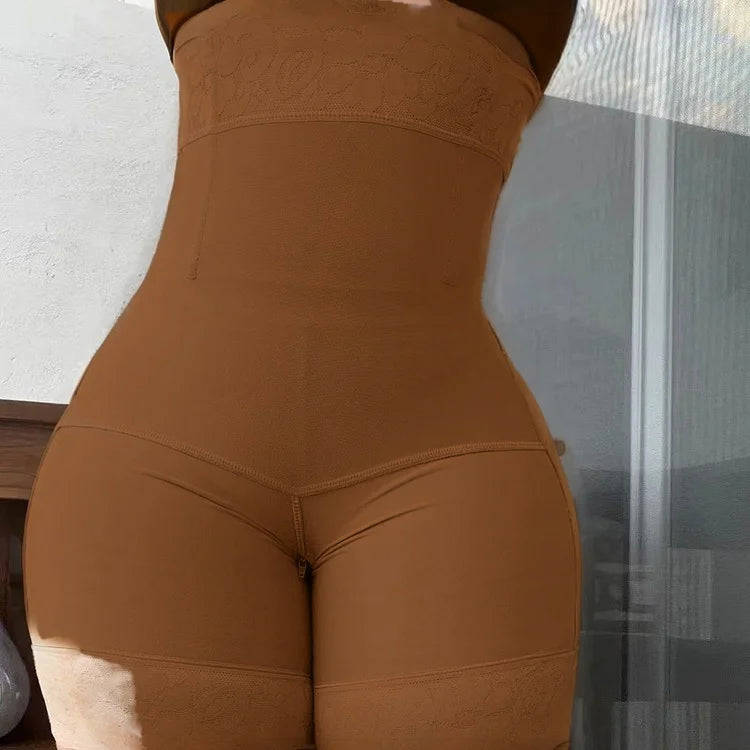 ملابس نسائية داخلية