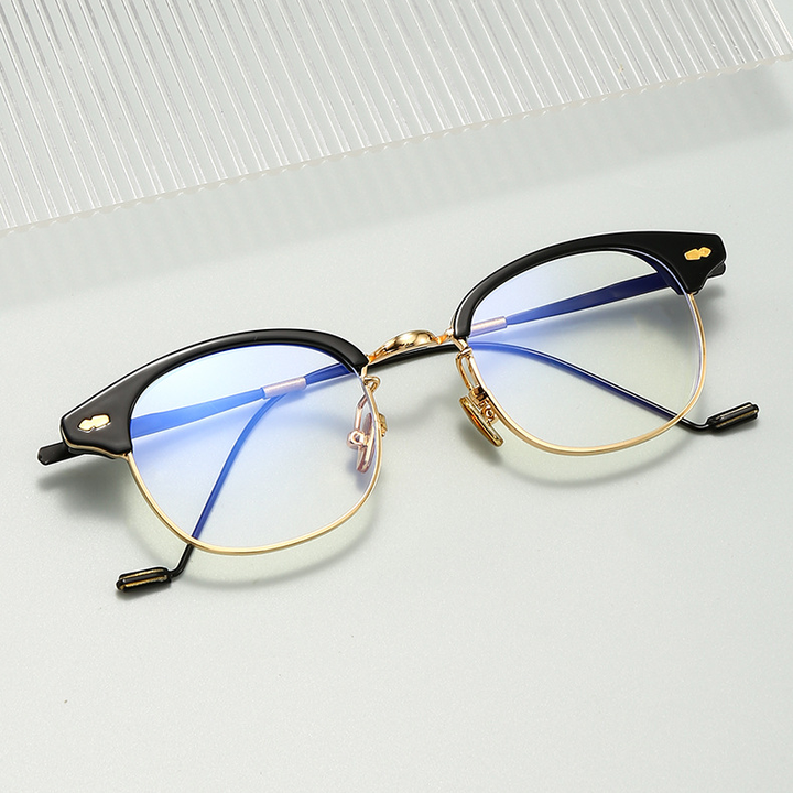 Women's glasses 