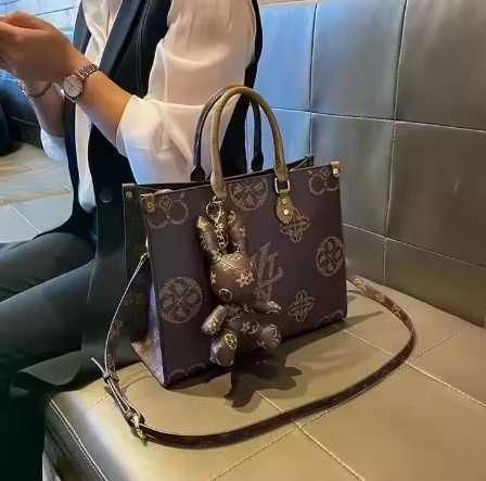 Luxury faux leather handbag 