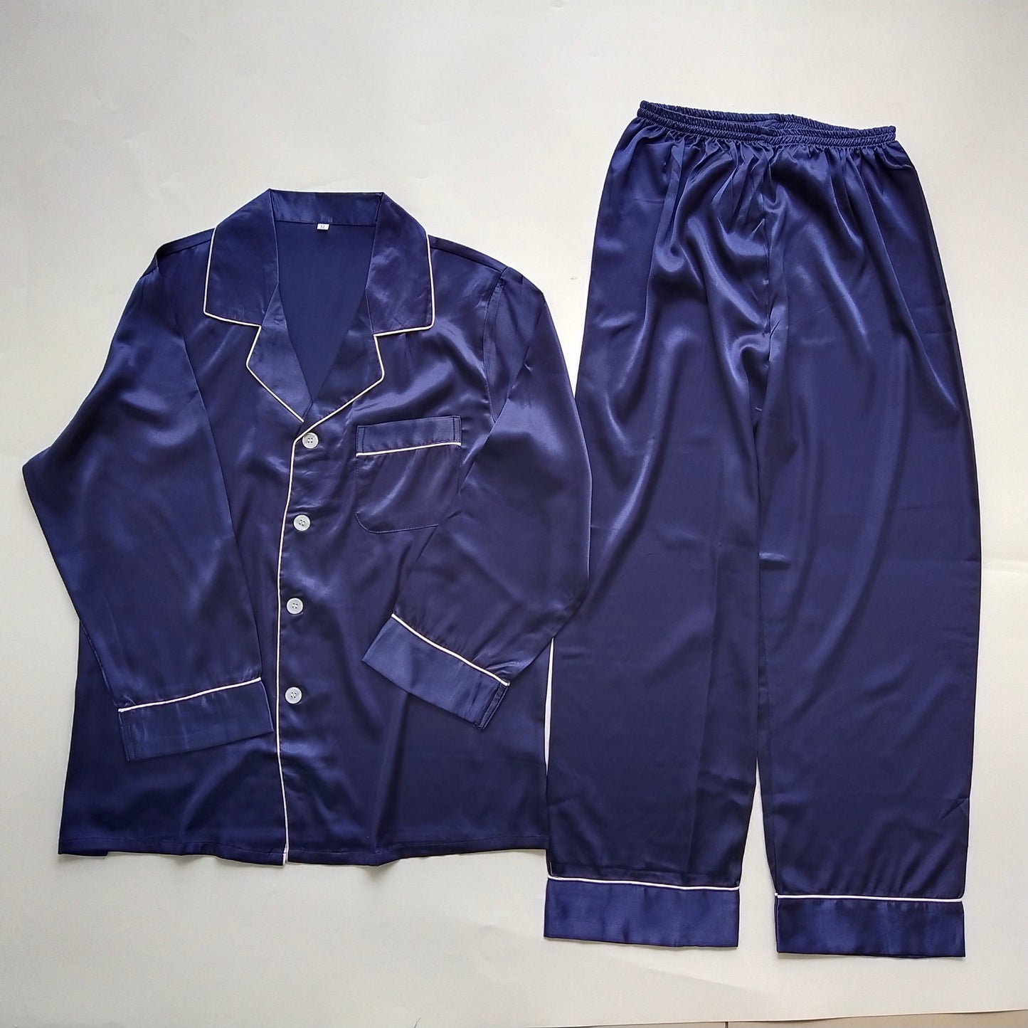 بدلات نوم رجال كم طويل