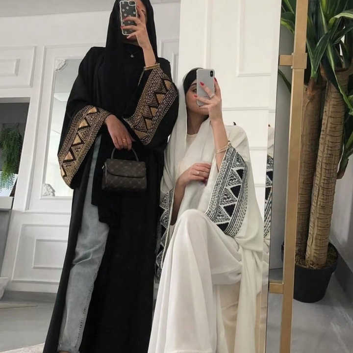 عباية سودا نساء