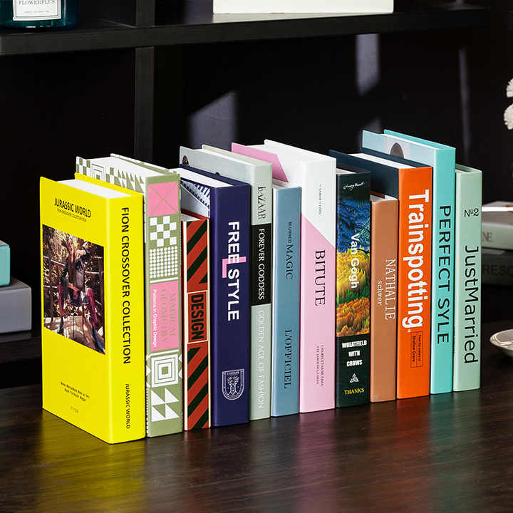 نموذج كتاب محاكاة إبداعي بسيط - Simple Modern Creative Simulation Book