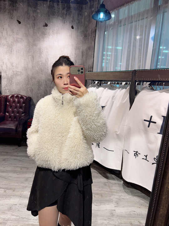 Women's short jacket