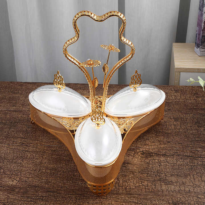 Qian Hu Turkish Luxury Golden Metal Plastic Dry Snack Tray Fruit Plates with Lid 