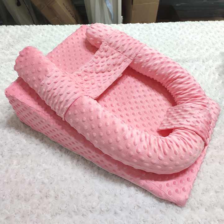 مفارش واسرة وسادة